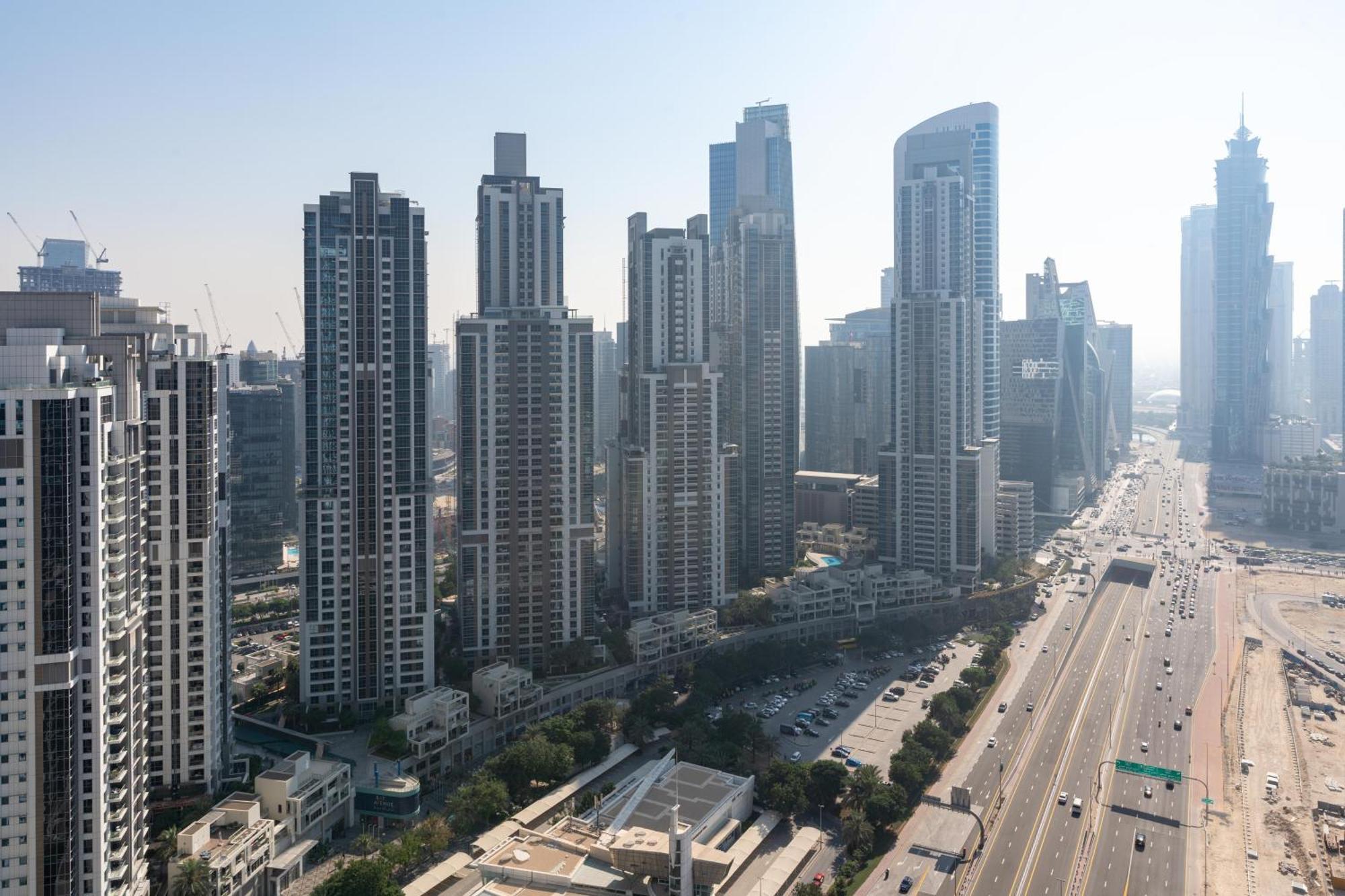 Infinity Pool & Burj Khalifa View L Luxe Paramount ドバイ エクステリア 写真