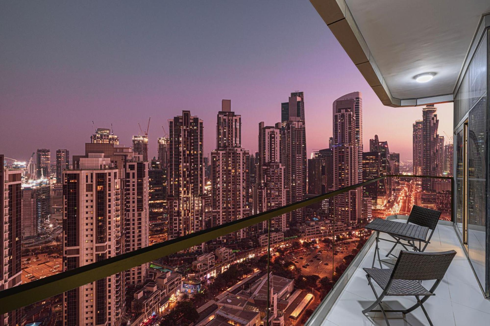 Infinity Pool & Burj Khalifa View L Luxe Paramount ドバイ エクステリア 写真