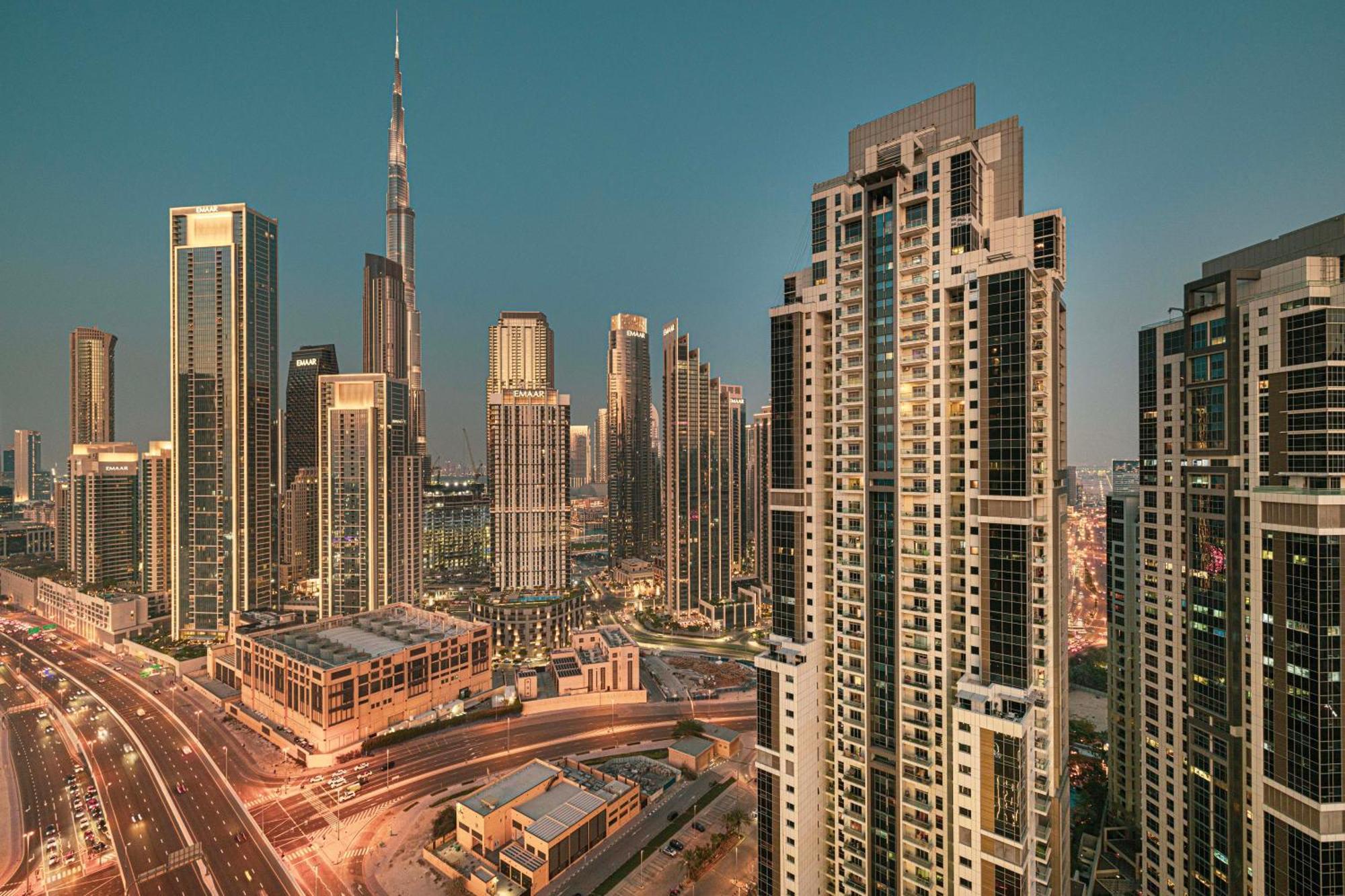 Infinity Pool & Burj Khalifa View L Luxe Paramount ドバイ エクステリア 写真